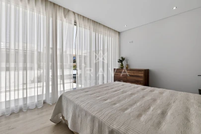 Moradia T5 para Venda em Montenegro