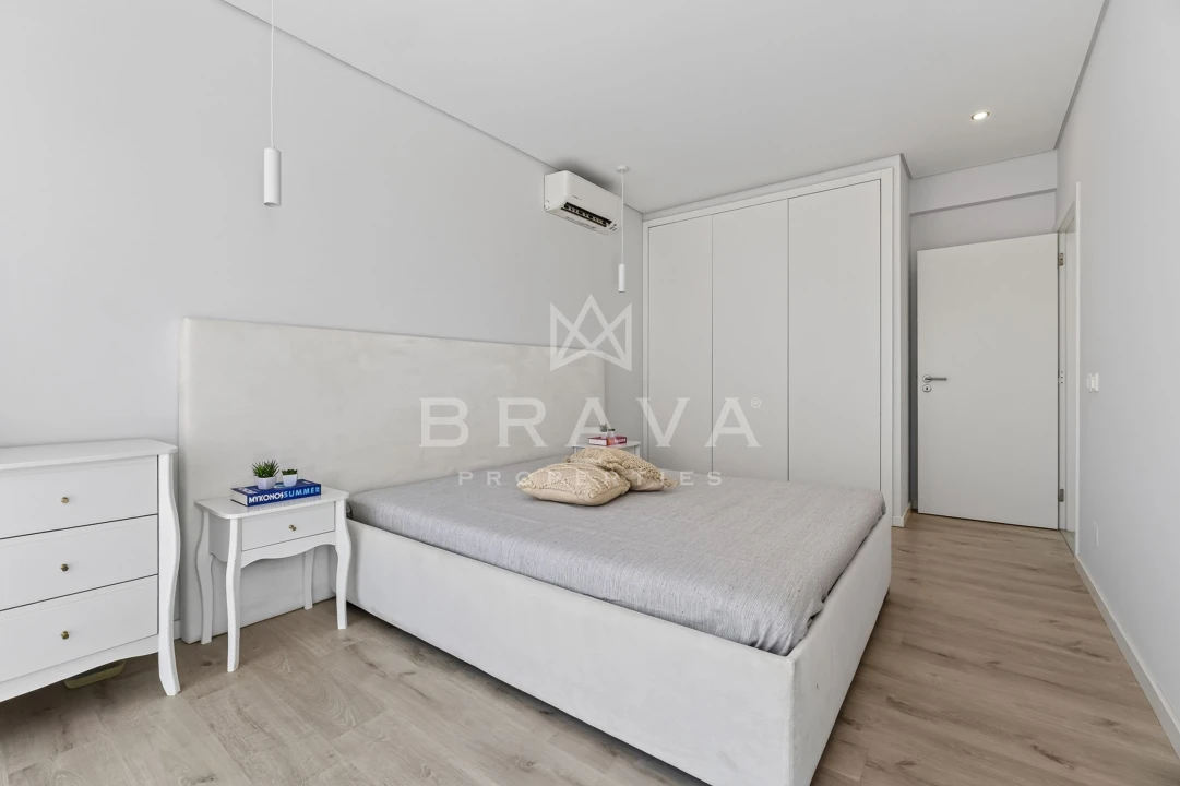 Moradia T5 para Venda em Montenegro Foto 43