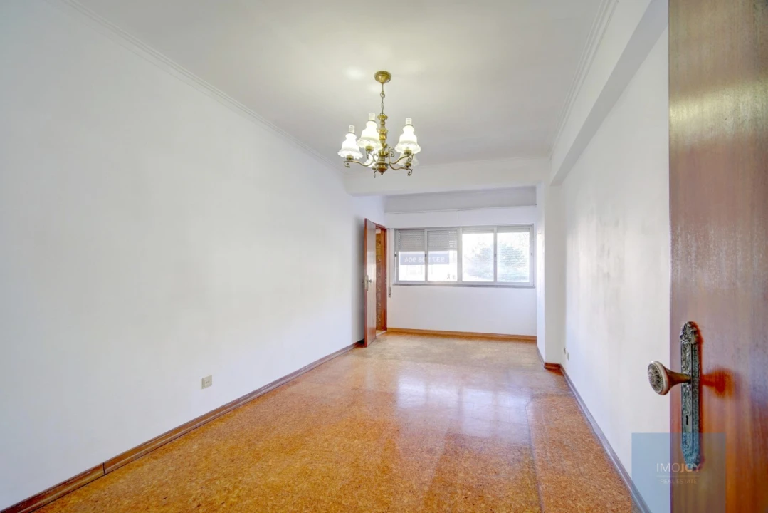 Apartamento T1 para Venda em Algés, Linda-A-Velha e Cruz Quebrada-Dafundo Foto 1