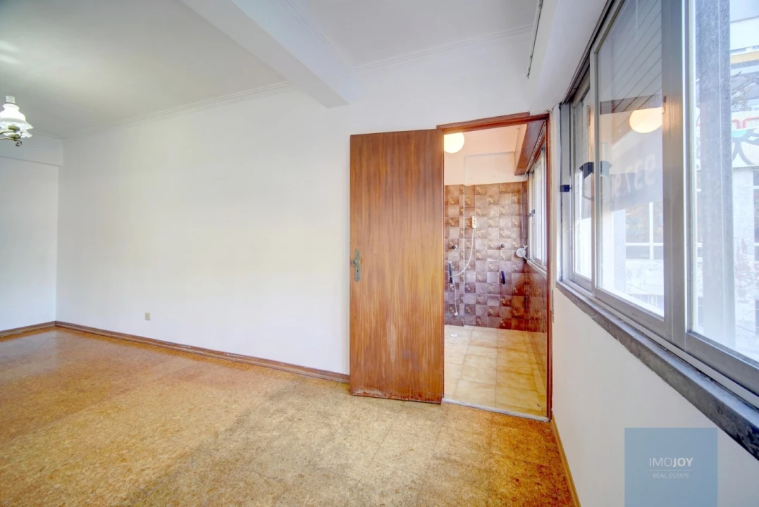Apartamento T1 para Venda em Algés, Linda-A-Velha e Cruz Quebrada-Dafundo Foto 2