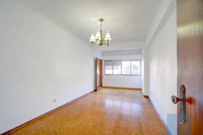 Apartamento T1 para Venda em Algés, Linda-A-Velha e Cruz Quebrada-Dafundo