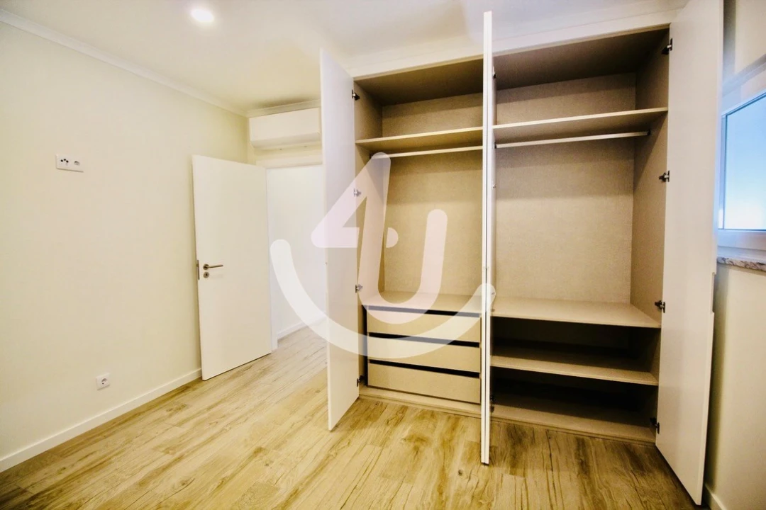 Apartamento T1 para Venda em Alfeizerão Foto 17