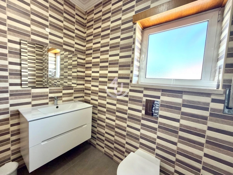 Apartamento T2 para Venda em Tornada e Salir do Porto Foto 22