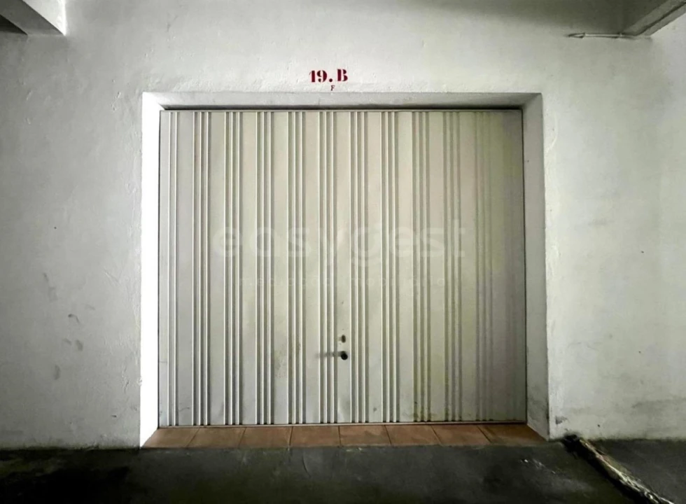 Garagem para Venda em Pinhal Novo Foto 1