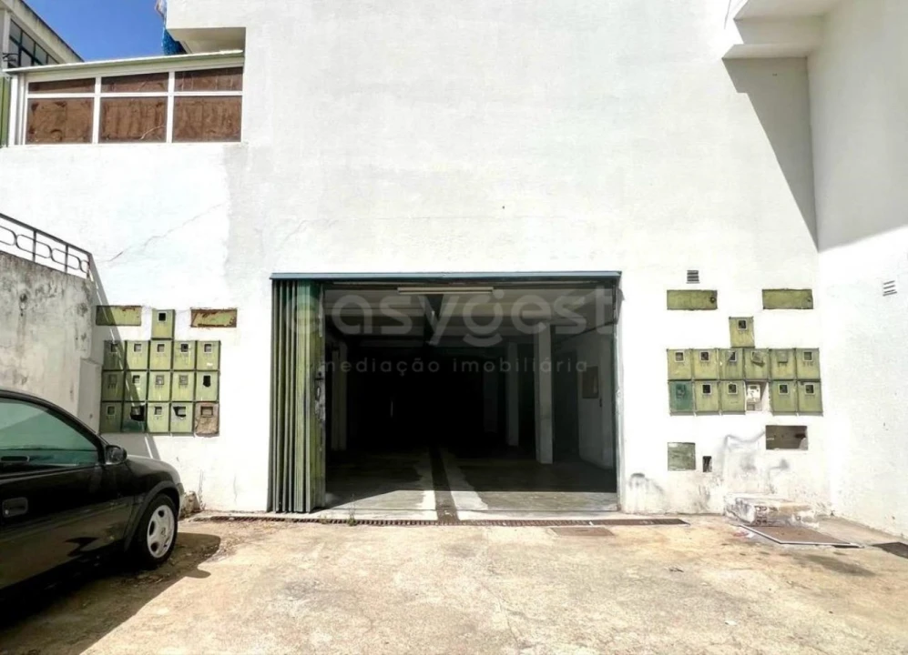 Garagem para Venda em Pinhal Novo Foto 4