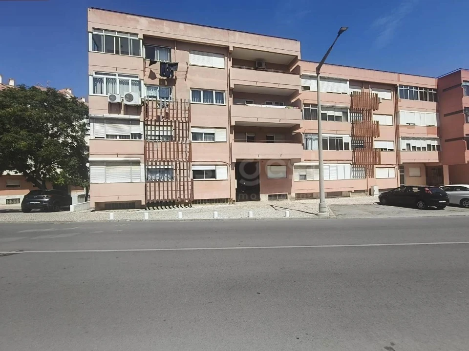 Apartamento T3 para Venda em Amora Foto 3