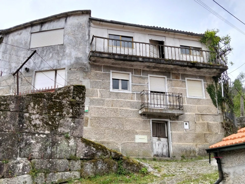 Moradia T3 para Venda em Candemil Foto 1