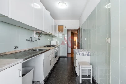 Apartamento T3 para Venda em Póvoa de Varzim, Beiriz e Argivai