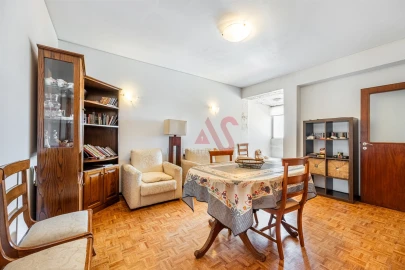 Apartamento T3 para Venda em Póvoa de Varzim, Beiriz e Argivai