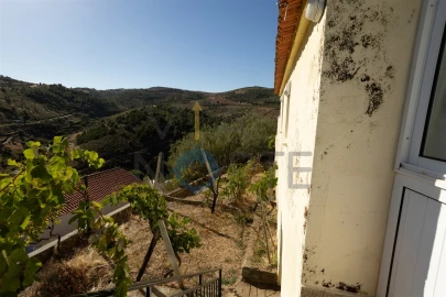 Moradia T2 para Venda em Ferradosa e Sendim da Serra