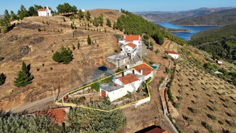 Moradia T2 para Venda em Ferradosa e Sendim da Serra