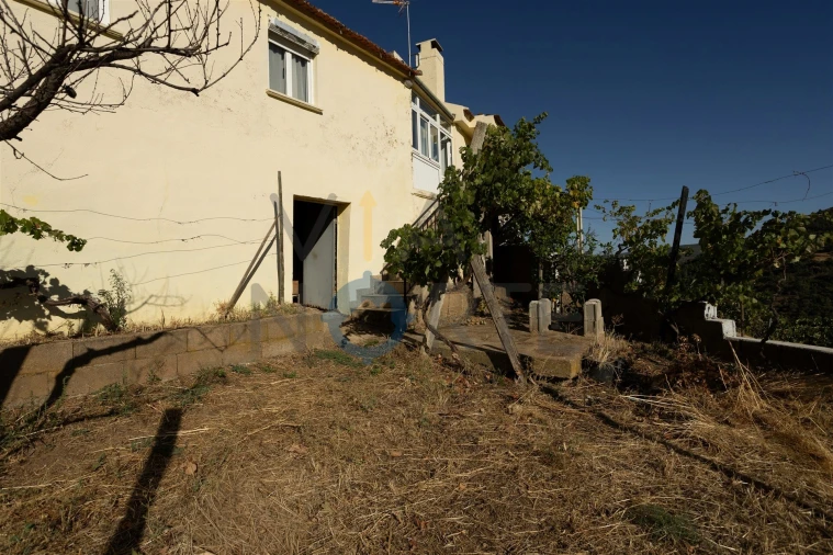 Moradia T2 para Venda em Ferradosa e Sendim da Serra Foto 35