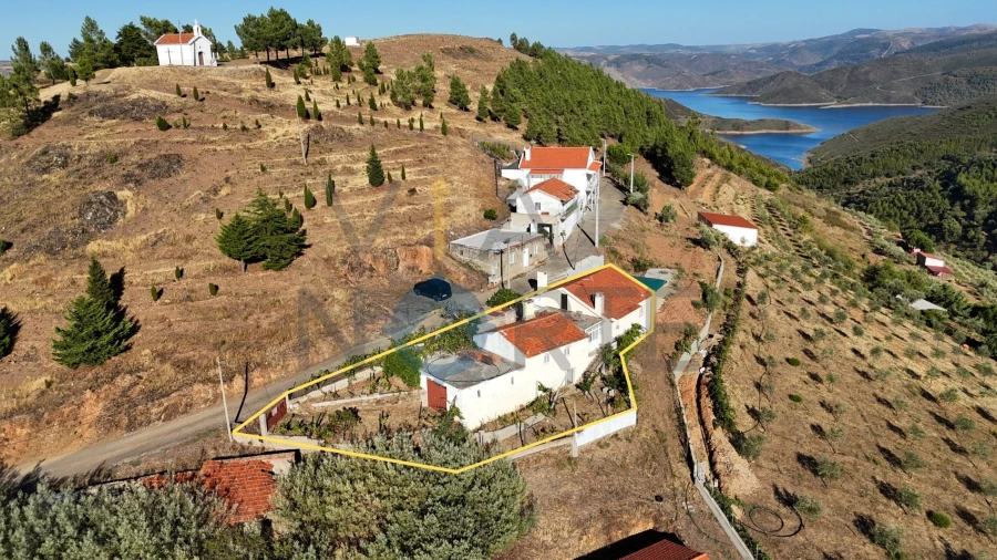 Moradia T2 para Venda em Ferradosa e Sendim da Serra