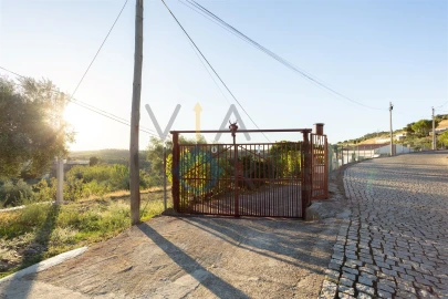 Quinta T1 para Venda em Eucisia, Gouveia e Valverde
