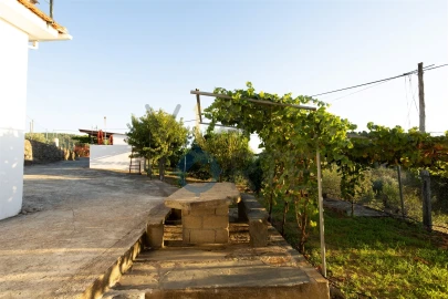 Quinta T1 para Venda em Eucisia, Gouveia e Valverde