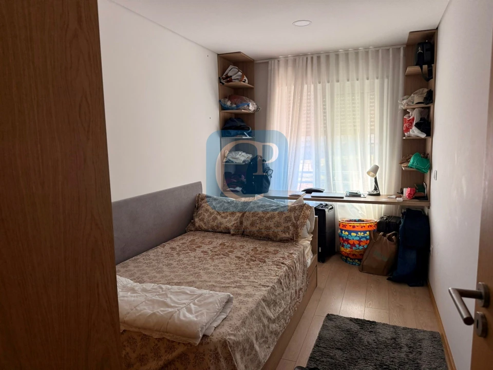 Apartamento T1 para Arrendamento em Rio Tinto Foto 7