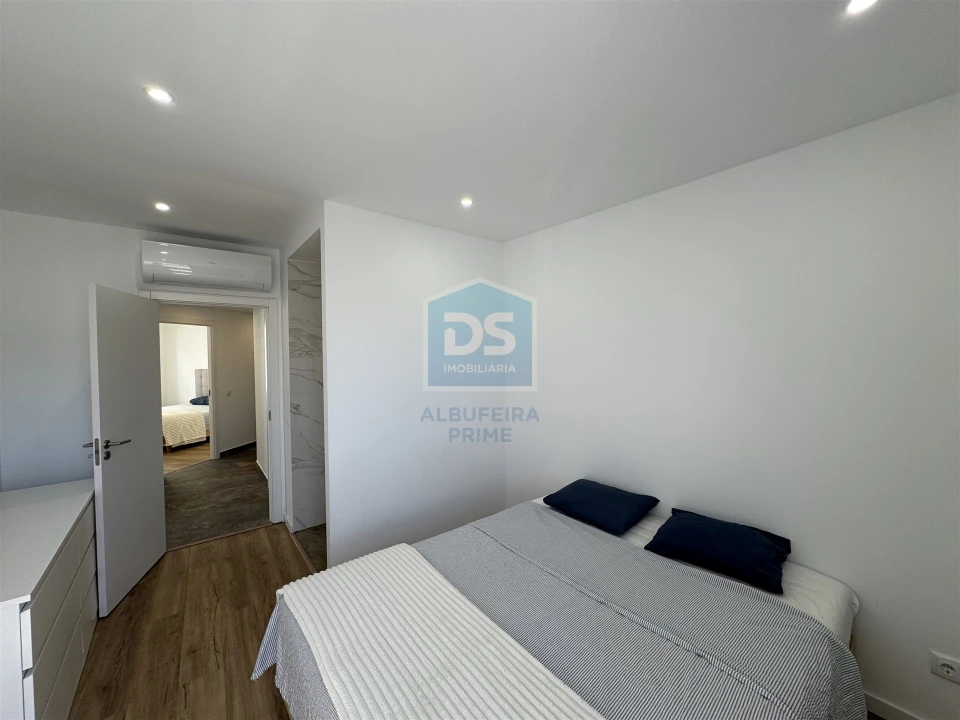 Apartamento T3 para Venda em Quarteira Foto 17