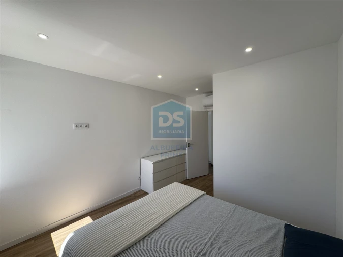 Apartamento T3 para Venda em Quarteira Foto 18