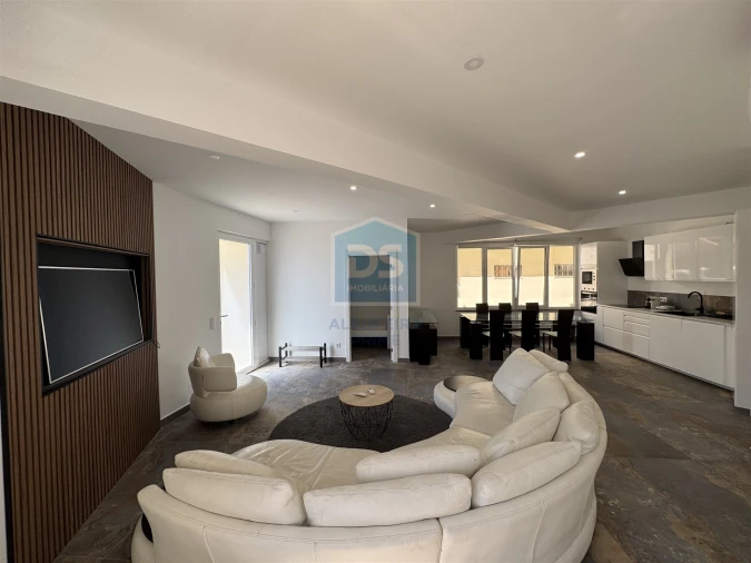 Apartamento T3 para Venda em Quarteira Foto 2