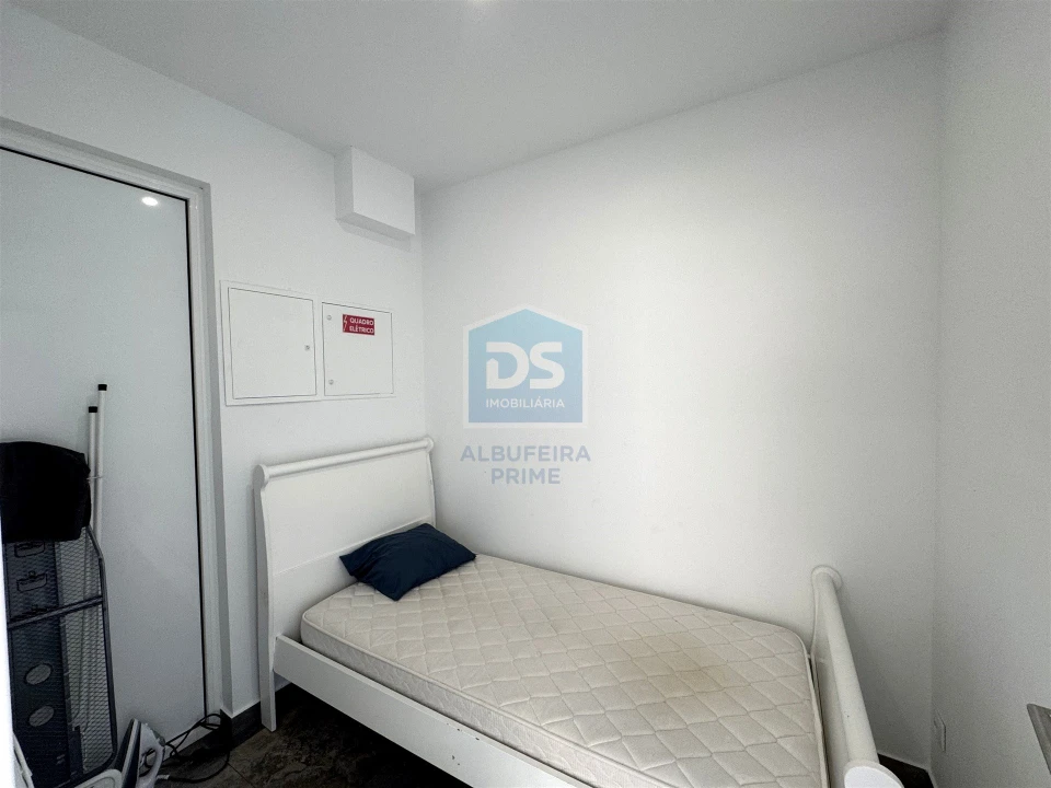 Apartamento T3 para Venda em Quarteira Foto 33