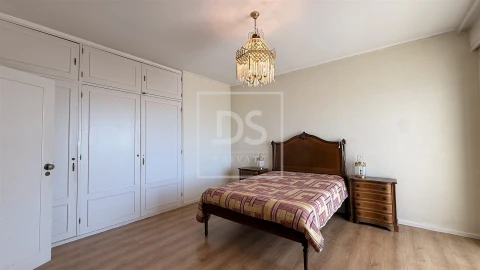 Apartamento T6 para Venda em Póvoa de Varzim, Beiriz e Argivai