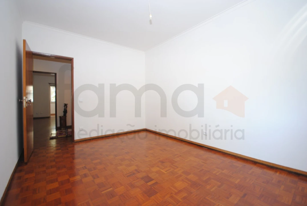 Apartamento T2 para Venda em Algés, Linda-A-Velha e Cruz Quebrada-Dafundo Foto 6