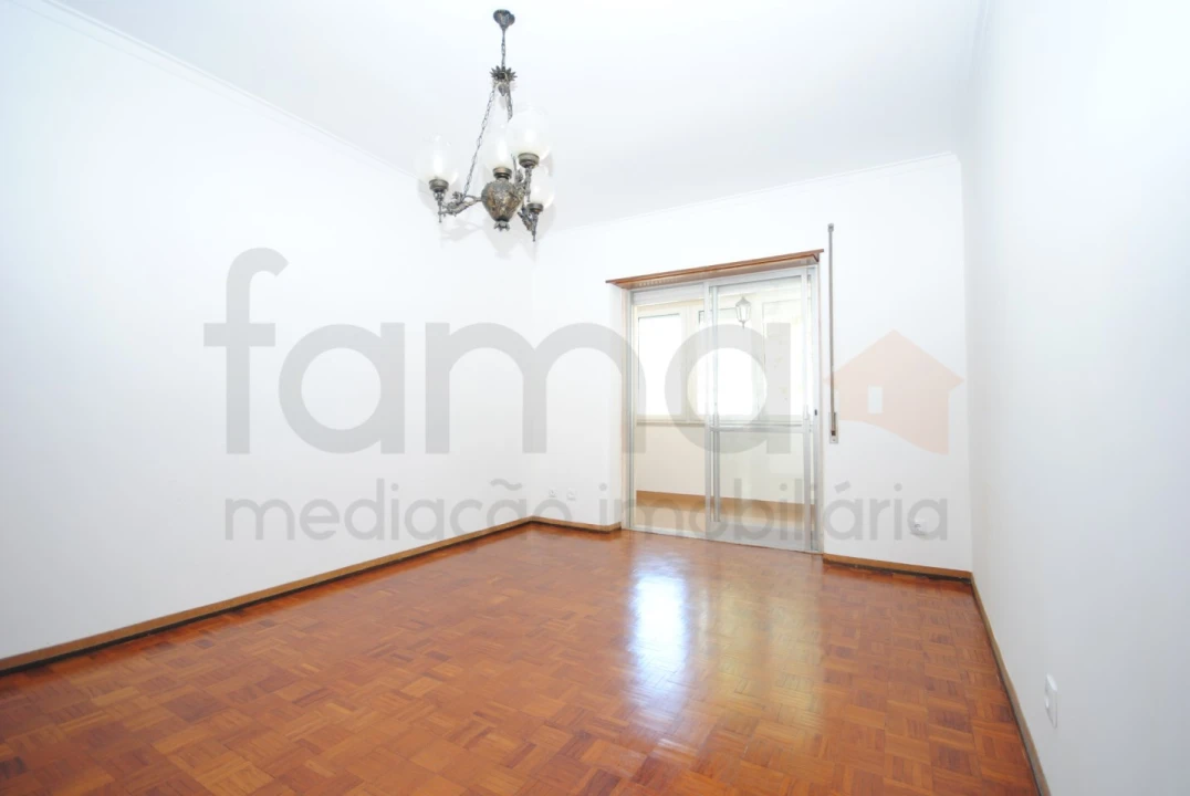 Apartamento T2 para Venda em Algés, Linda-A-Velha e Cruz Quebrada-Dafundo Foto 7