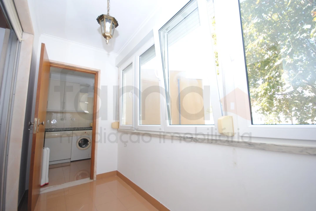 Apartamento T2 para Venda em Algés, Linda-A-Velha e Cruz Quebrada-Dafundo Foto 8