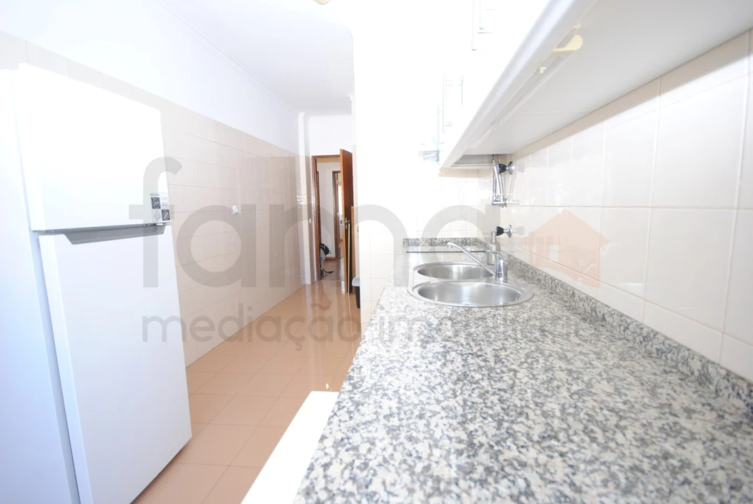 Apartamento T2 para Venda em Algés, Linda-A-Velha e Cruz Quebrada-Dafundo Foto 12