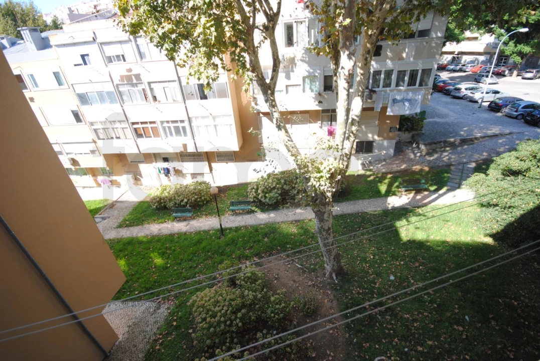 Apartamento T2 para Venda em Algés, Linda-A-Velha e Cruz Quebrada-Dafundo Foto 13