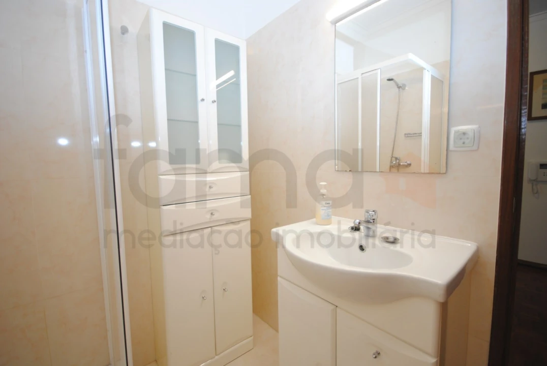 Apartamento T2 para Venda em Algés, Linda-A-Velha e Cruz Quebrada-Dafundo Foto 19