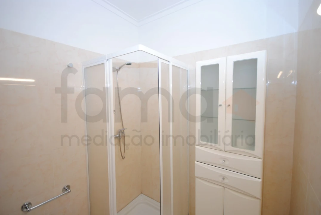 Apartamento T2 para Venda em Algés, Linda-A-Velha e Cruz Quebrada-Dafundo Foto 20