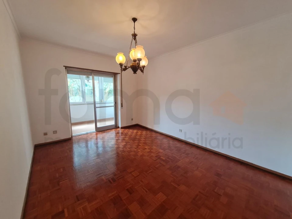 Apartamento T2 para Venda em Algés, Linda-A-Velha e Cruz Quebrada-Dafundo Foto 1