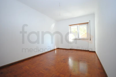 Apartamento T2 para Venda em Algés, Linda-A-Velha e Cruz Quebrada-Dafundo
