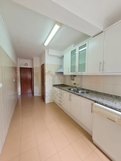 Apartamento T2 para Venda em Algés, Linda-A-Velha e Cruz Quebrada-Dafundo