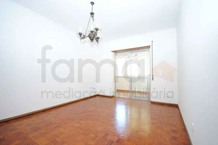 Apartamento T2 para Venda em Algés, Linda-A-Velha e Cruz Quebrada-Dafundo Foto 7