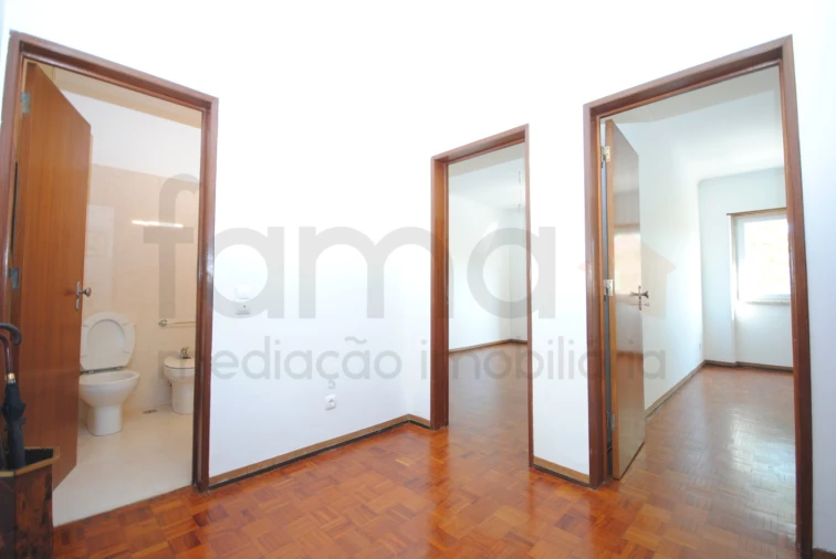 Apartamento T2 para Venda em Algés, Linda-A-Velha e Cruz Quebrada-Dafundo Foto 12