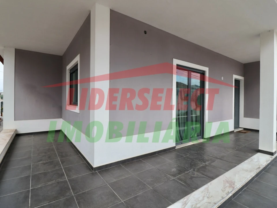 Moradia T3 para Venda em São Pedro da Cadeira Foto 2