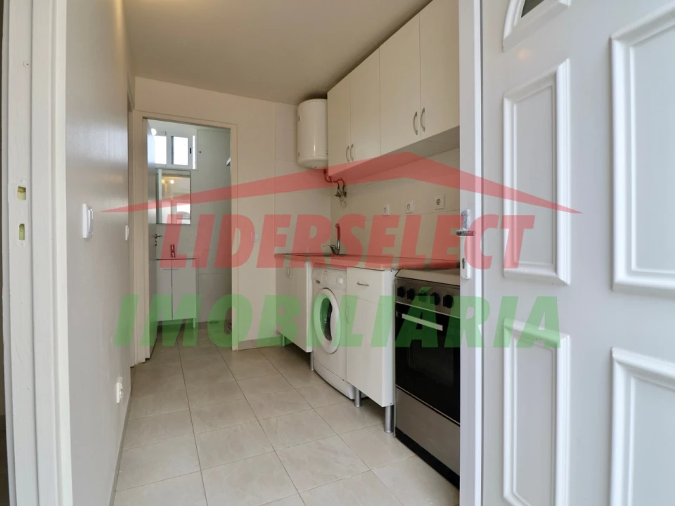 Moradia T3 para Venda em São Pedro da Cadeira Foto 37