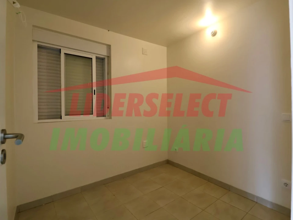 Moradia T3 para Venda em São Pedro da Cadeira Foto 39