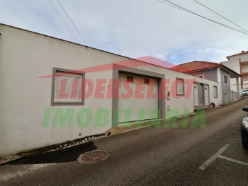Moradia T3 para Venda em São Pedro da Cadeira