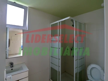 Moradia T3 para Venda em São Pedro da Cadeira