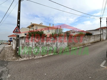 Moradia T3 para Venda em São Pedro da Cadeira