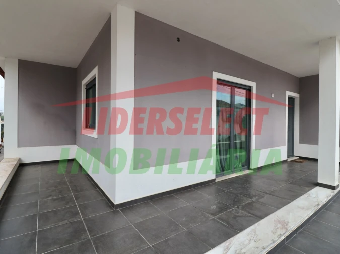 Moradia T3 para Venda em São Pedro da Cadeira Foto 2