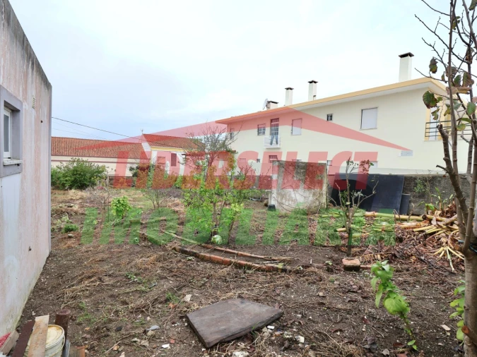 Moradia T3 para Venda em São Pedro da Cadeira Foto 43
