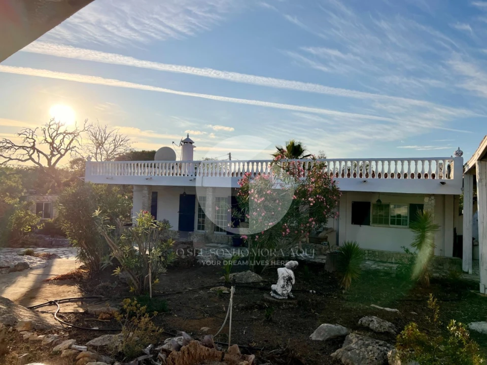 Moradia T5 para Venda em Santa Barbara de Nexe Foto 6