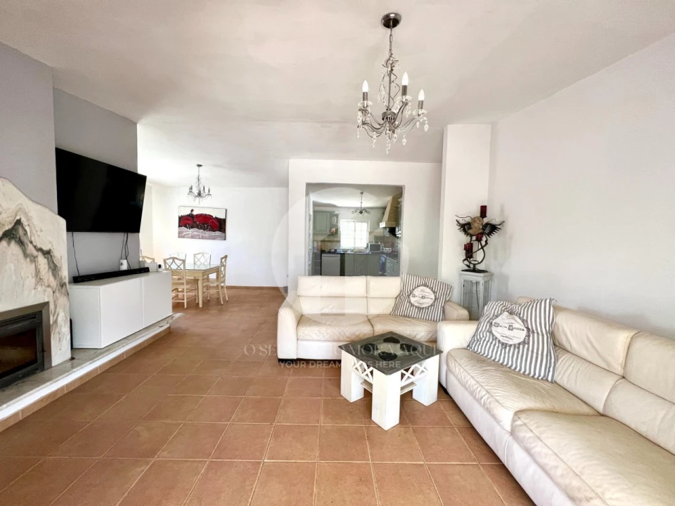 Moradia T5 para Venda em Santa Barbara de Nexe Foto 12