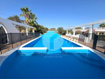 Moradia T5 para Venda em Santa Barbara de Nexe
