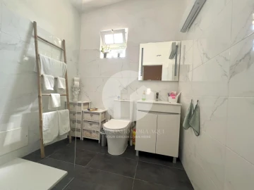 Moradia T5 para Venda em Santa Barbara de Nexe