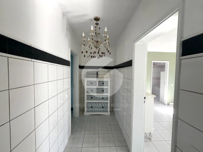 Moradia T5 para Venda em Santa Barbara de Nexe Foto 24